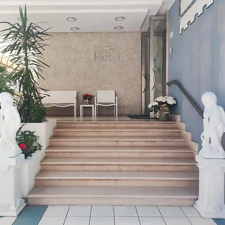 Riviera Hotel 3*